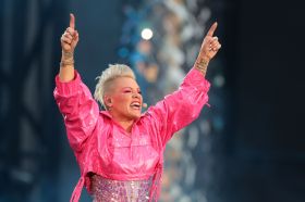 Hitmaker P!nk, who will play Orlando this weekend, has teamed with PEN America to donate banned books in South Florida. 